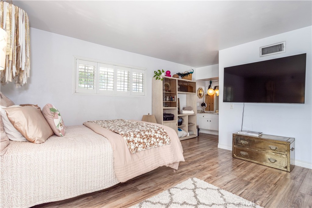 MLS #SR25261336 image #17