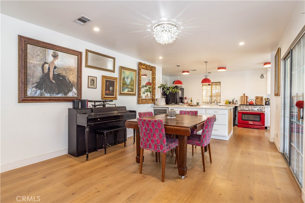 MLS #SR25261336 image #9