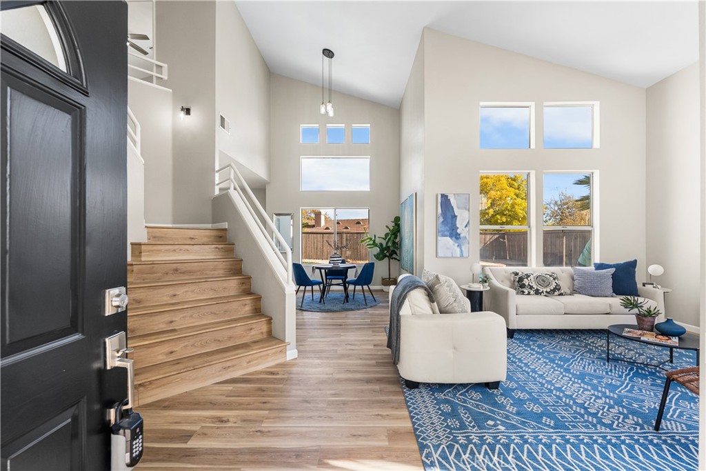 MLS #SR25261395 image #3