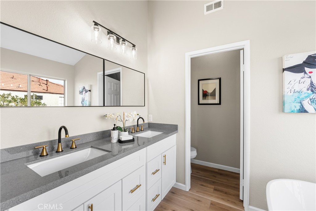 MLS #SR25261395 image #32