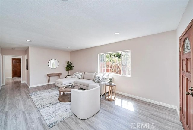 MLS #SR25261402 image #3