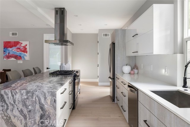 MLS #SR25261468 image #9