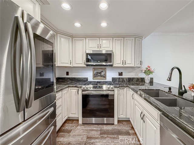 MLS #SR25261480 image #8