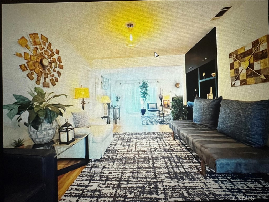 MLS #SR25261599 image #1