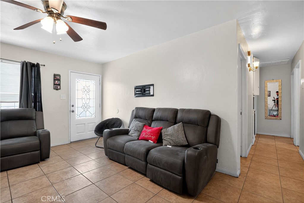 MLS #SR25262056 image #3