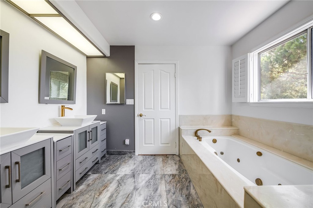 MLS #SR25262076 image #24