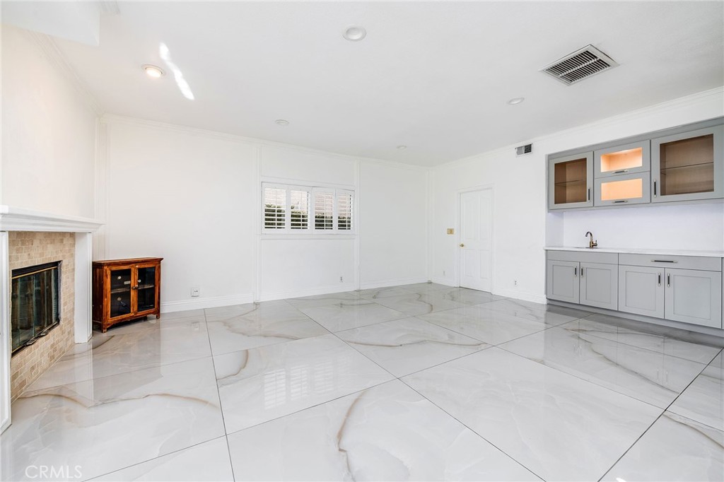 MLS #SR25262076 image #5