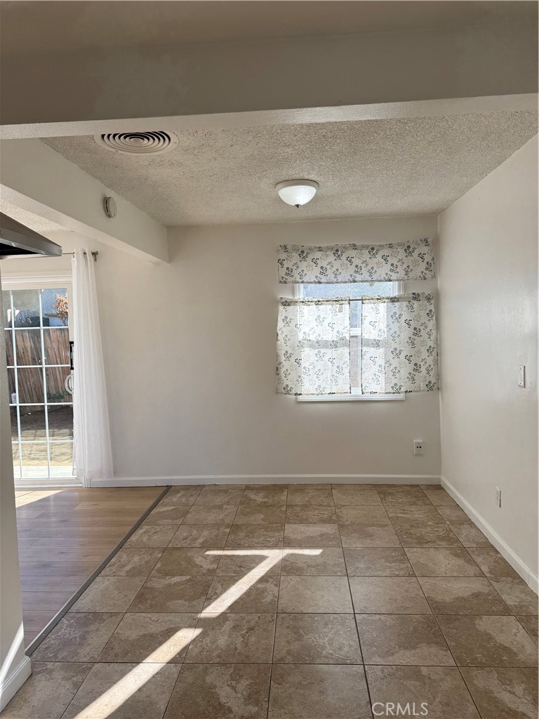 MLS #SR25262078 image #7