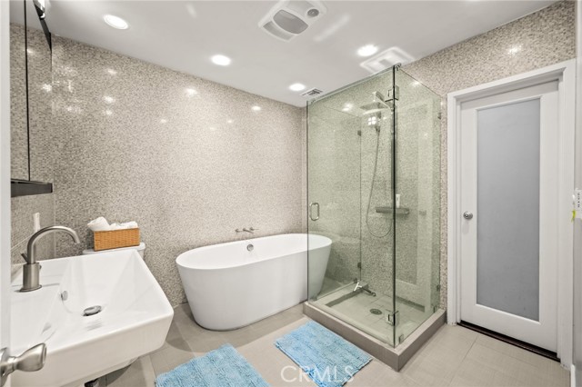 MLS #SR25262170 image #17