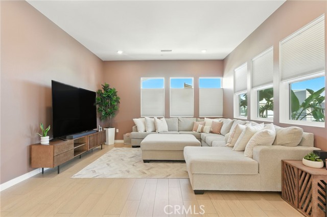 MLS #SR25262354 image #2