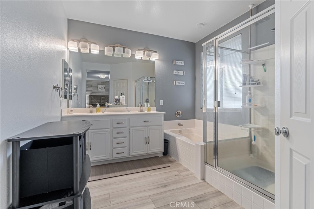 MLS #SR25262362 image #12