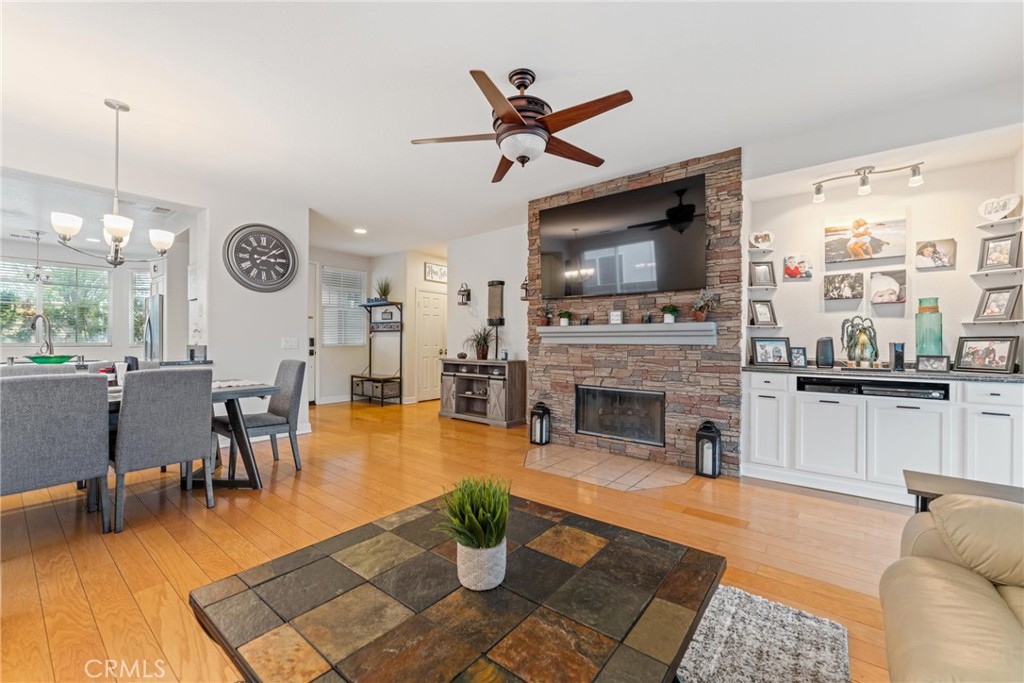 MLS #SR25262362 image #3