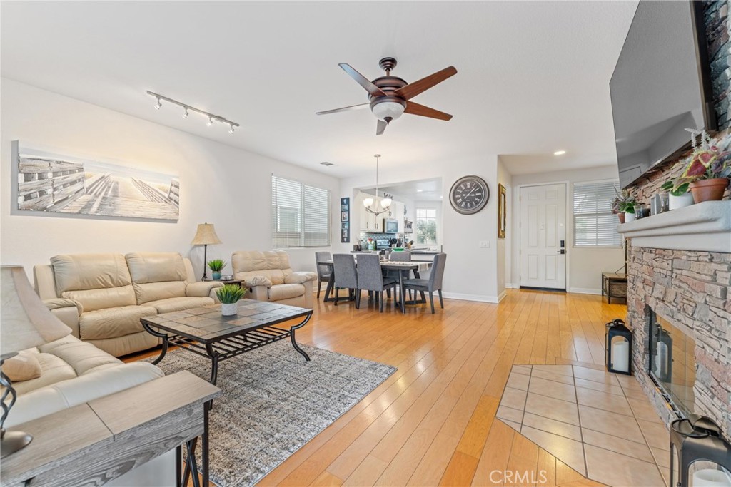 MLS #SR25262362 image #4