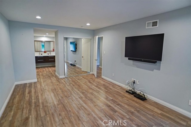 MLS #SR25262492 image #10