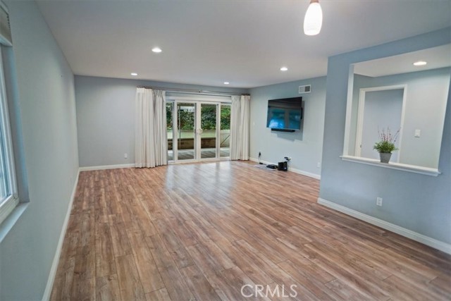 MLS #SR25262492 image #5