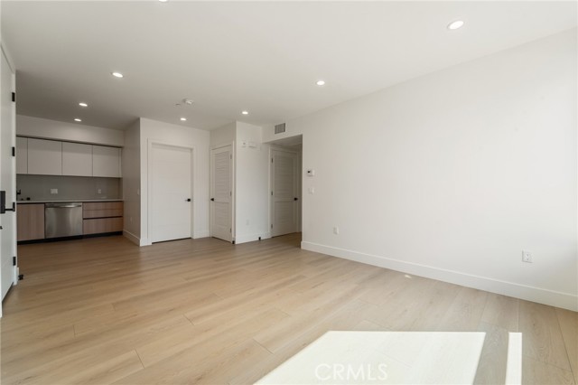 MLS #SR25262528 image #7