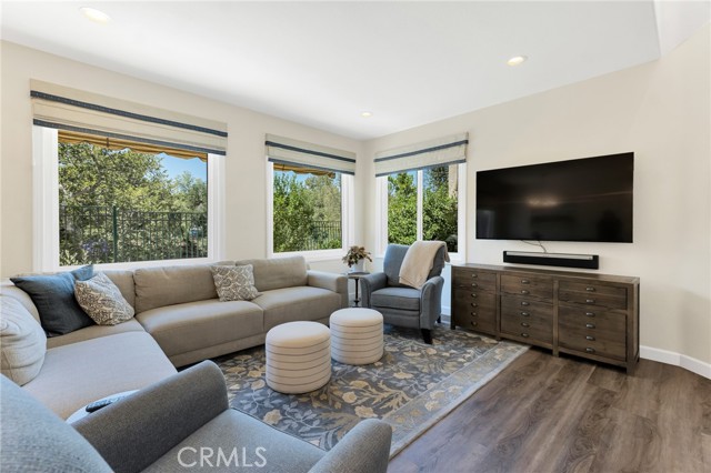 MLS #SR25262574 image #10