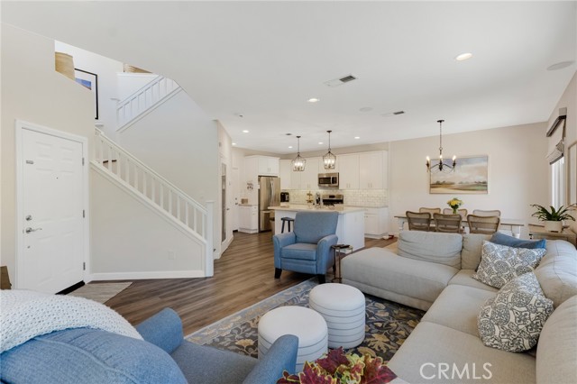 MLS #SR25262574 image #8