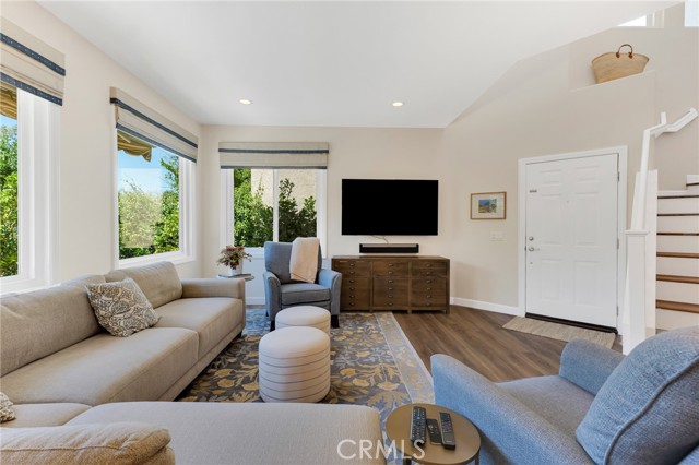 MLS #SR25262574 image #9