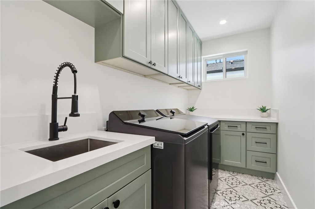 MLS #SR25262644 image #15