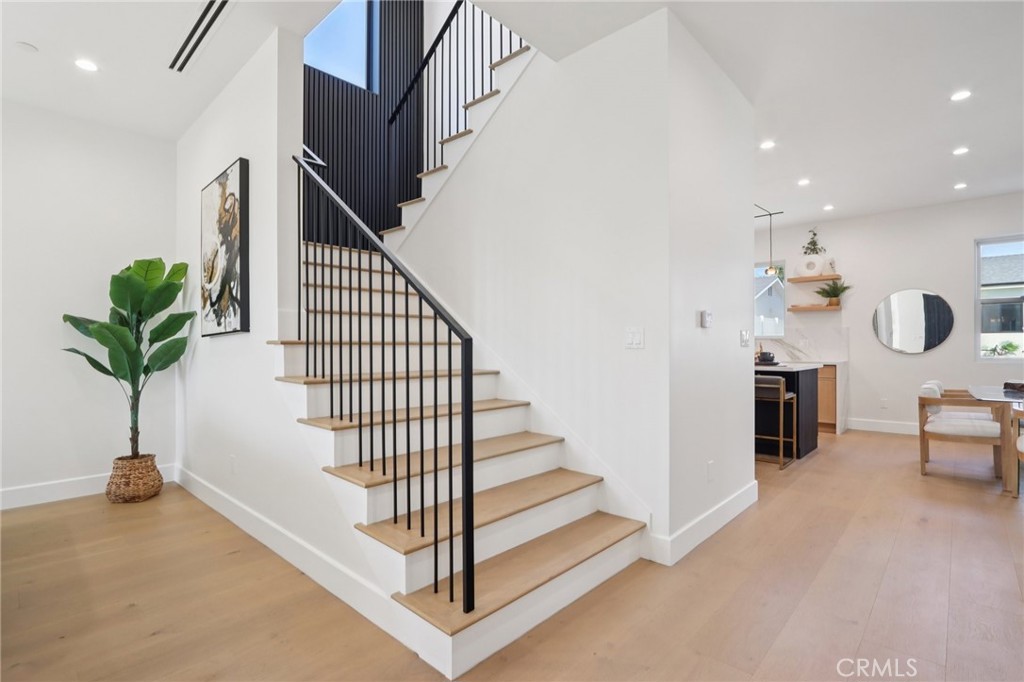 MLS #SR25262644 image #6