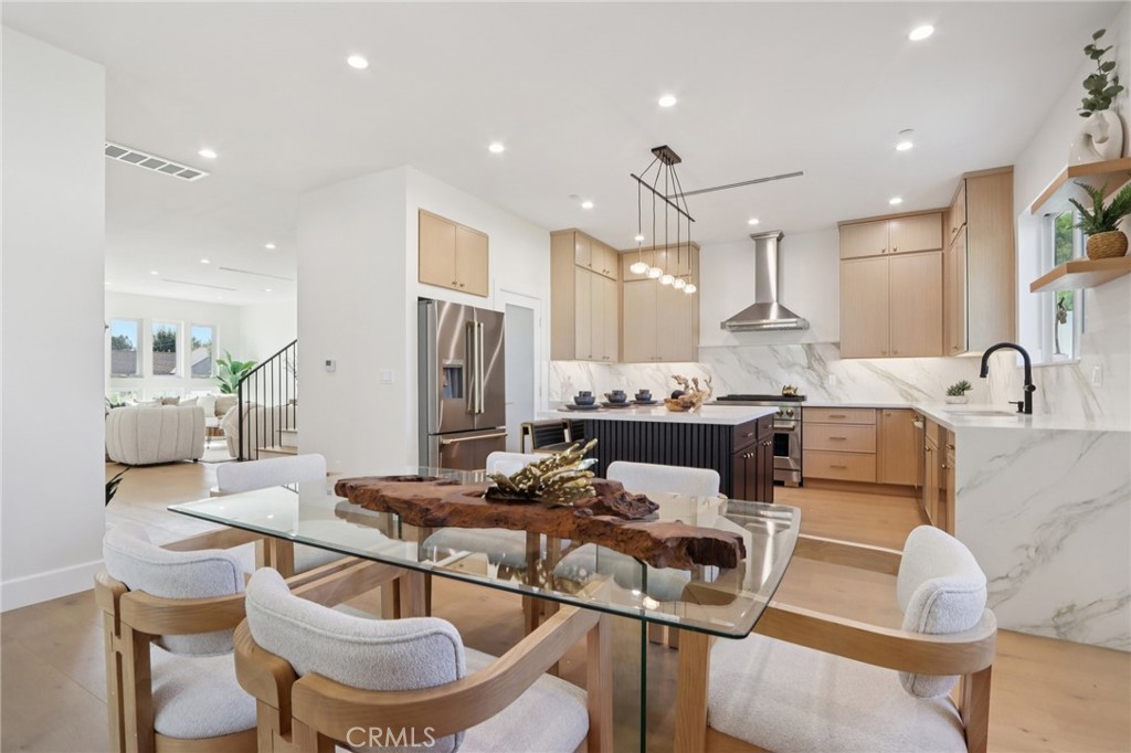 MLS #SR25262644 image #9