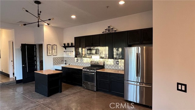 MLS #SR25262652 image #8