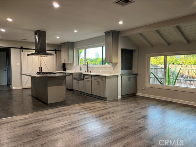 MLS #SR25262673 image #9