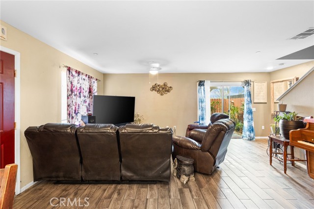 MLS #SR25262800 image #9