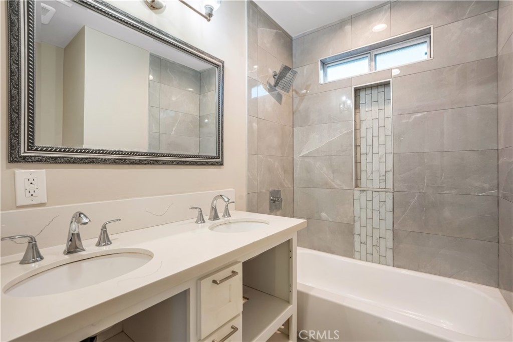 MLS #SR25262811 image #9