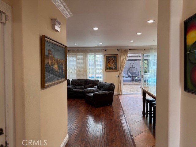 MLS #SR25262878 image #9