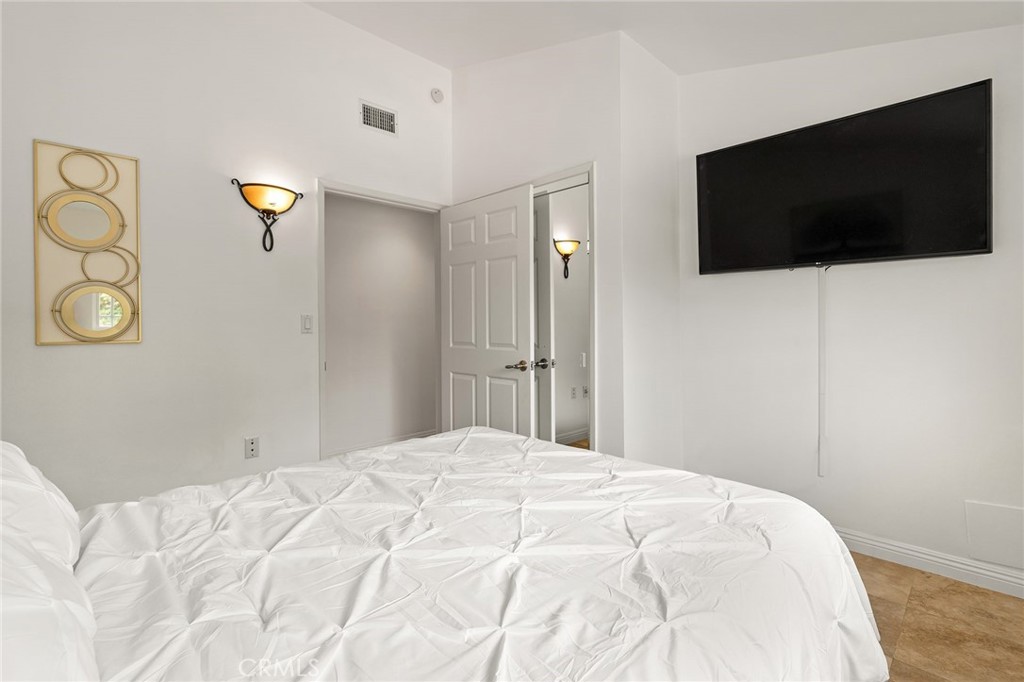 MLS #SR25262896 image #11