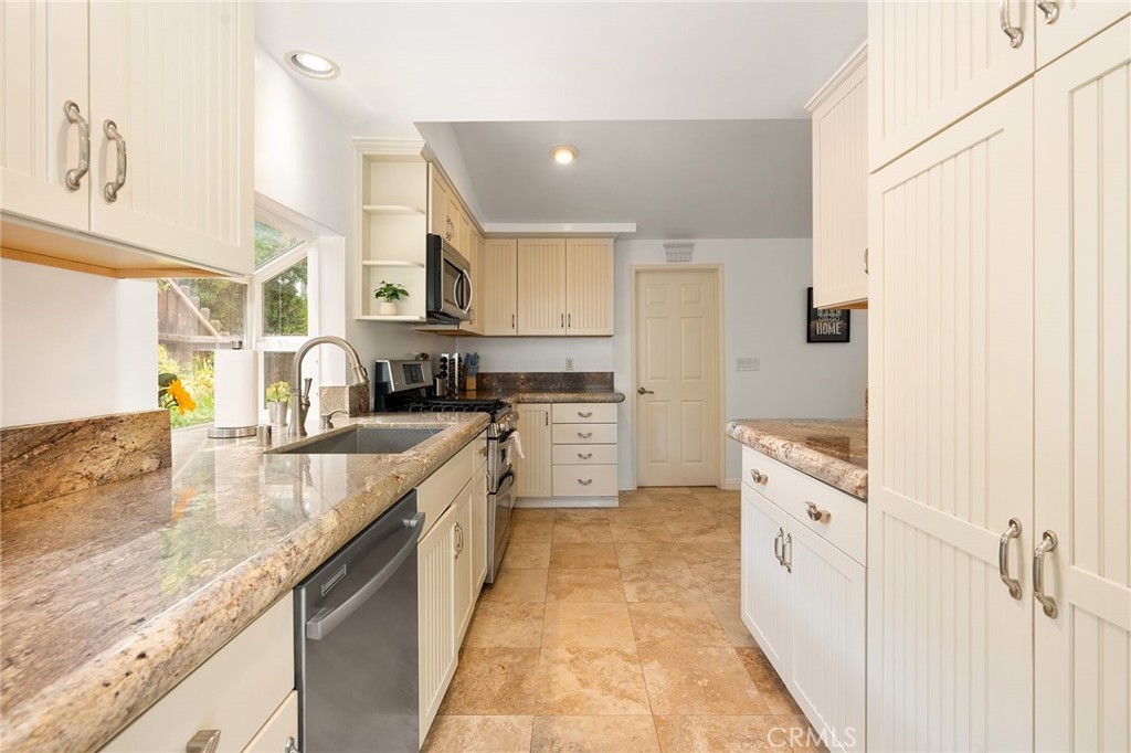 MLS #SR25262896 image #9