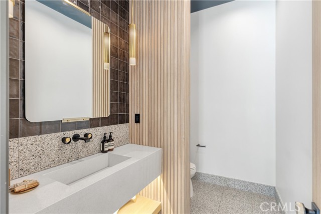 MLS #SR25262941 image #8