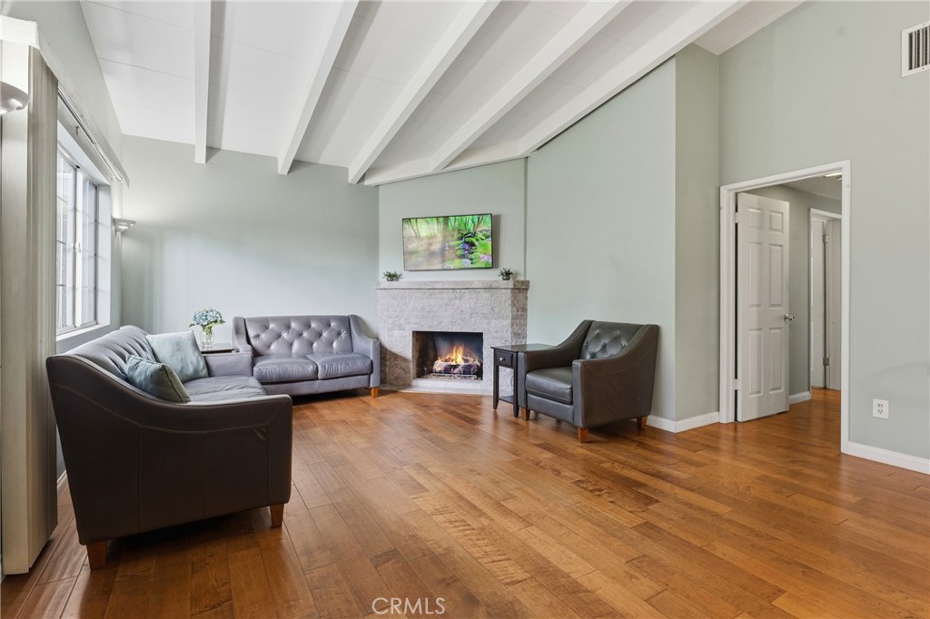 MLS #SR25263018 image #1