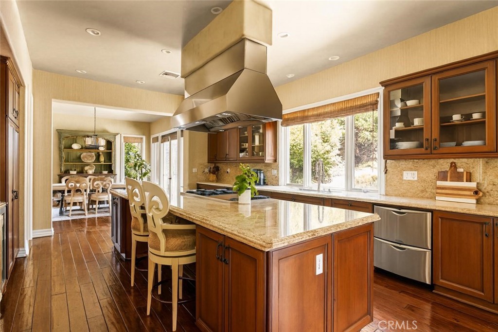 MLS #SR25263046 image #12