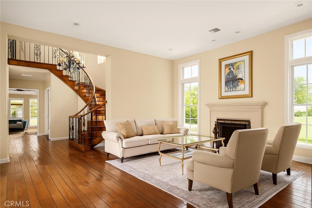 MLS #SR25263046 image #9