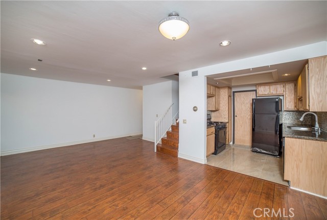 MLS #SR25263082 image #1