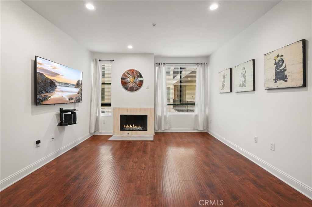 MLS #SR25263193 image #5