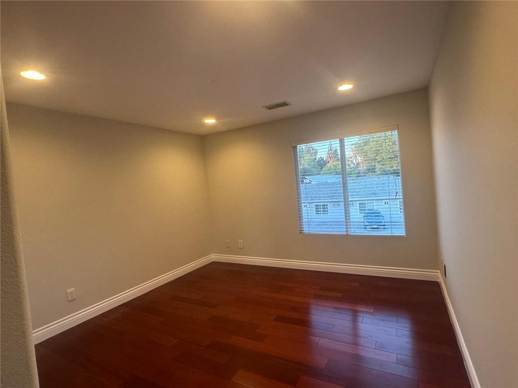 MLS #SR25263348 image #9