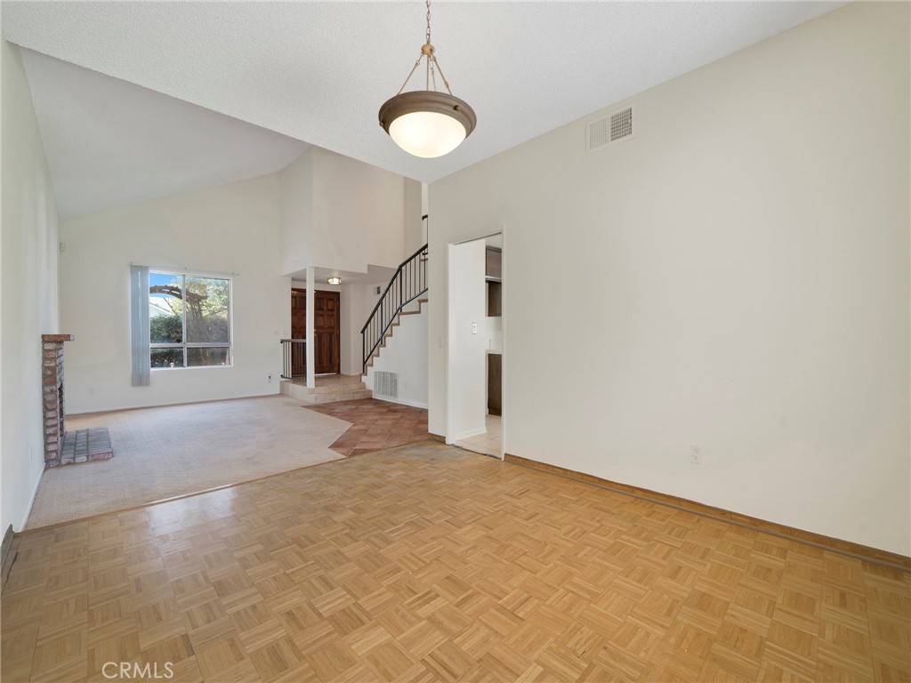 MLS #SR25263391 image #9