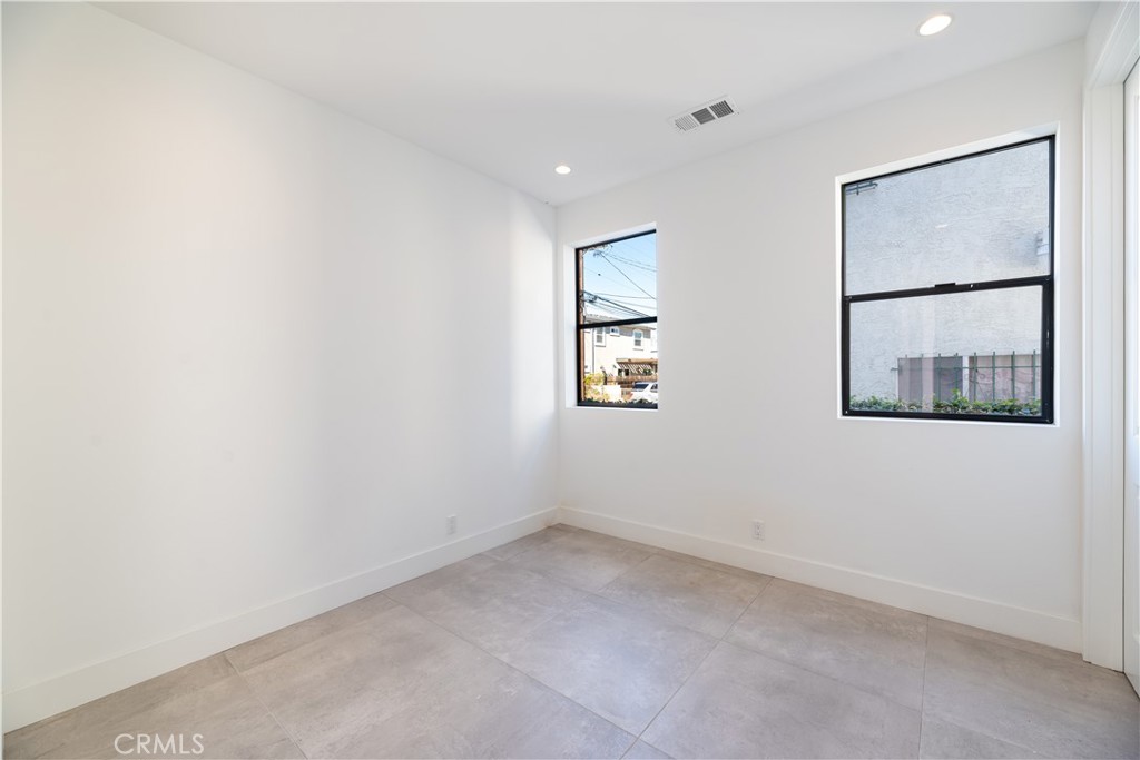 MLS #SR25263440 image #12