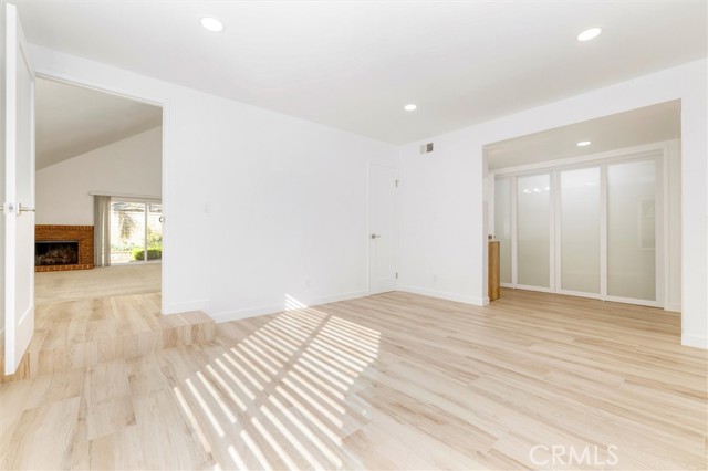 MLS #SR25263461 image #11