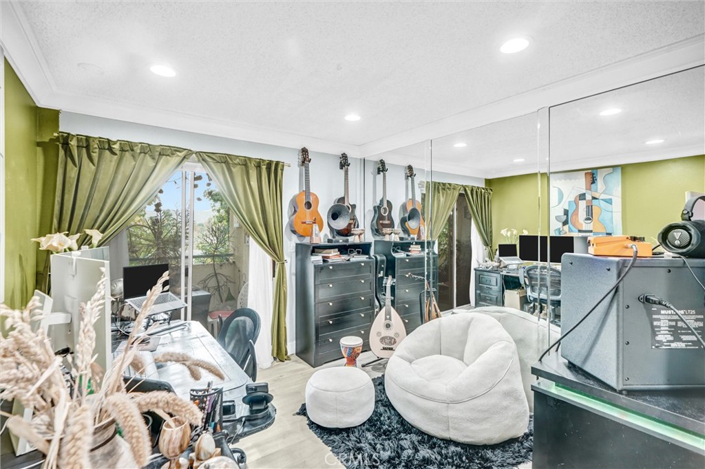 MLS #SR25263538 image #17