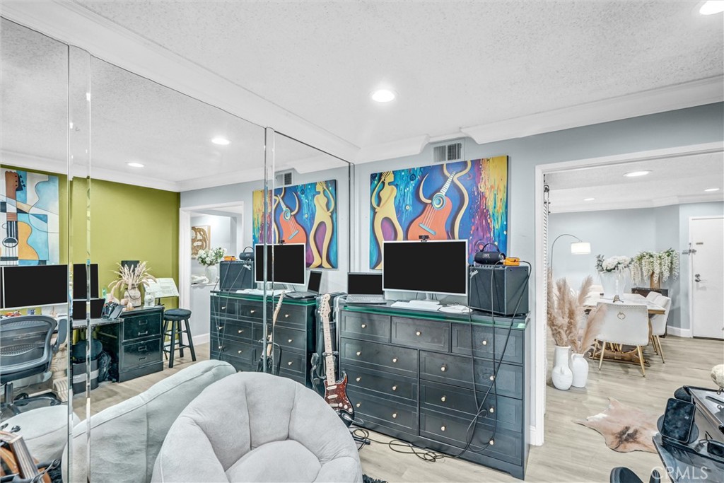 MLS #SR25263538 image #18