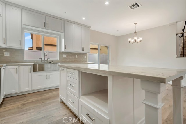 MLS #SR25263592 image #9