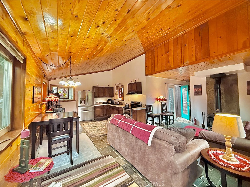 MLS #SR25263645 image #9