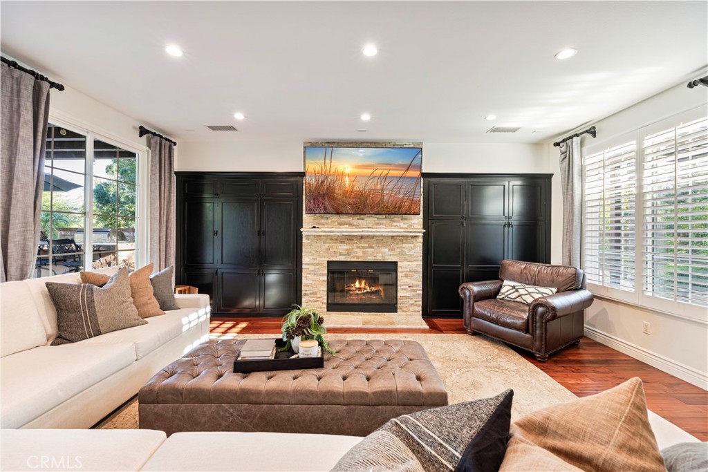 MLS #SR25263661 image #17