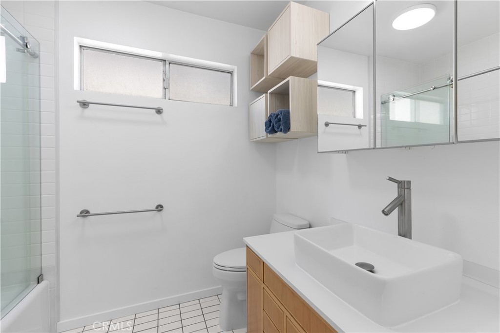 MLS #SR25263704 image #10