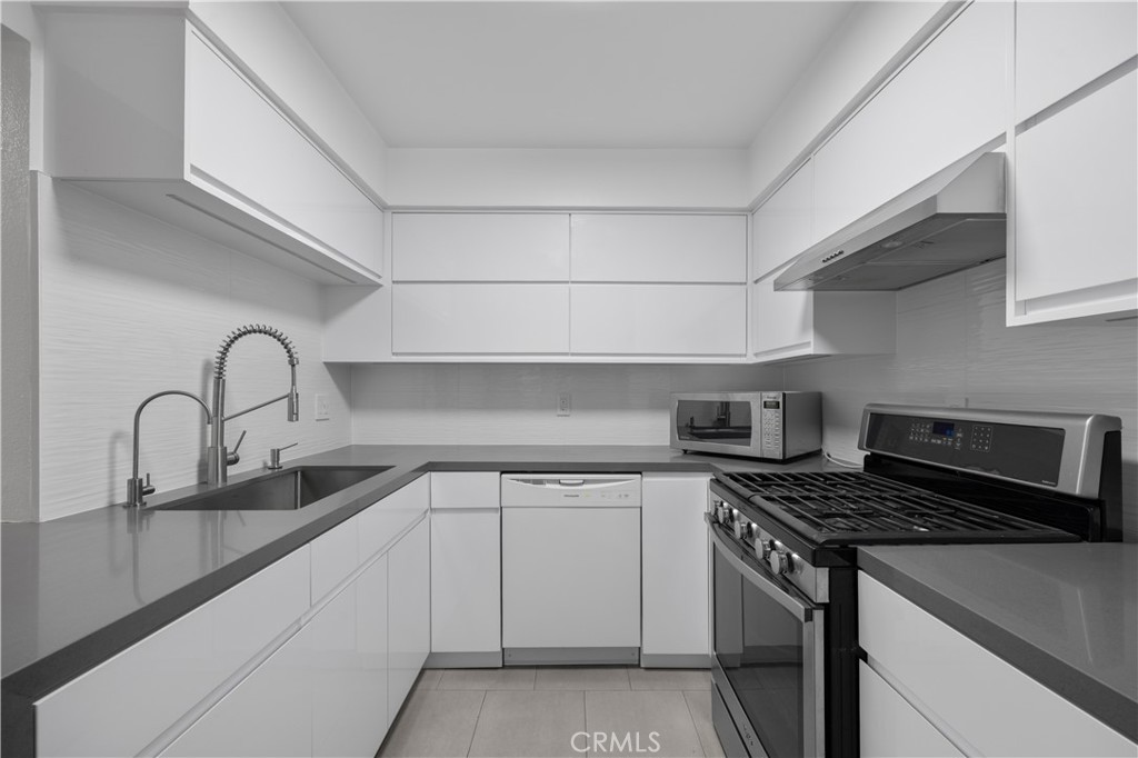 MLS #SR25263704 image #9